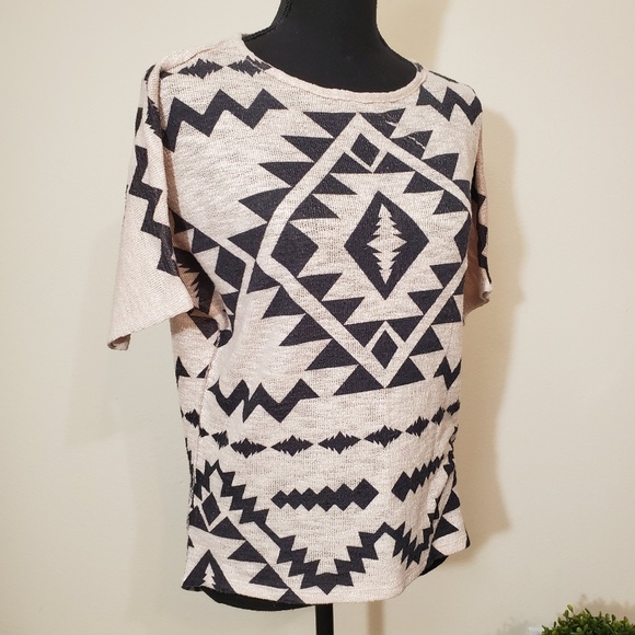 Ginger G Tops - Ginger G Tribal hi-lo Knit Shortsleeve Blouse